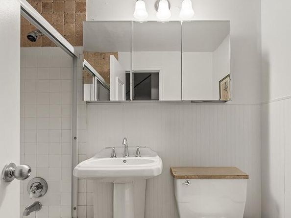 135 West 70th Street 1D, New York NY 10023