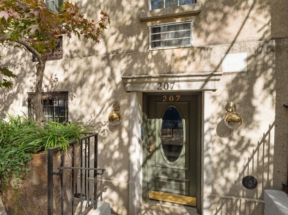 207 West 21st Street 5, New York NY 10011