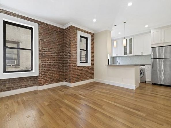 21-48 35th Street 4C, Queens NY 11105