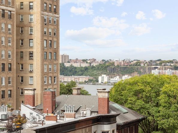 317 West 89th Street 9W, New York NY 10024