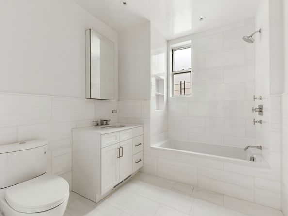 317 West 89th Street 9W, New York NY 10024