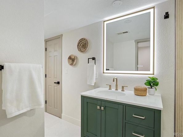 707 W Easter Avenue, Littleton CO 80120