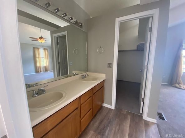 Undisclosed Address #3200637, Aurora CO 80015