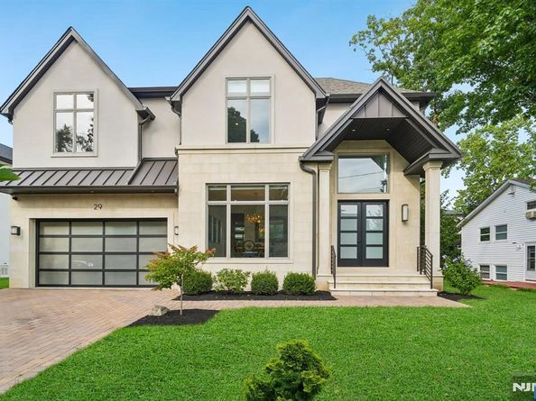29 Roslyn Avenue, Englewood Cliffs NJ 07632