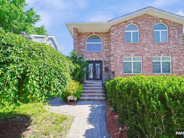 897 Virgil Avenue, Ridgefield NJ 07657