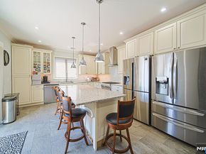 897 Virgil Avenue, Ridgefield NJ 07657