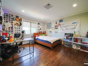 897 Virgil Avenue, Ridgefield NJ 07657