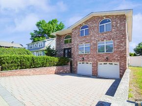 897 Virgil Avenue, Ridgefield NJ 07657