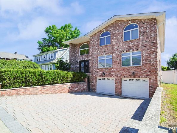897 Virgil Avenue, Ridgefield NJ 07657