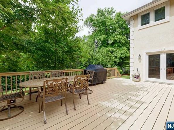 38 Roslyn Avenue, Englewood Cliffs NJ 07632