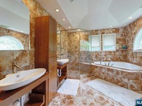 38 Roslyn Avenue, Englewood Cliffs NJ 07632