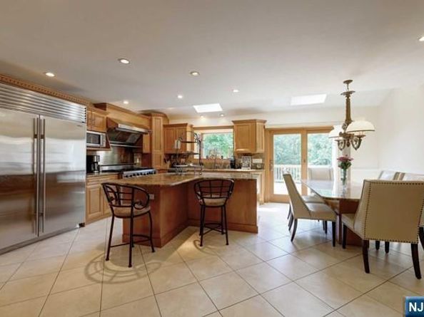 38 Roslyn Avenue, Englewood Cliffs NJ 07632