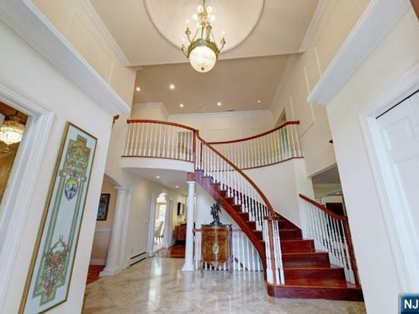 38 Roslyn Avenue, Englewood Cliffs NJ 07632
