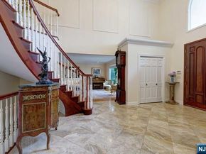 38 Roslyn Avenue, Englewood Cliffs NJ 07632