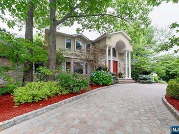 38 Roslyn Avenue