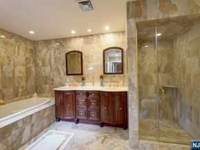 38 Roslyn Avenue, Englewood Cliffs NJ 07632