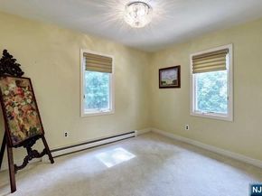 38 Roslyn Avenue, Englewood Cliffs NJ 07632