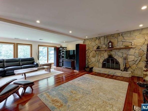 38 Roslyn Avenue, Englewood Cliffs NJ 07632