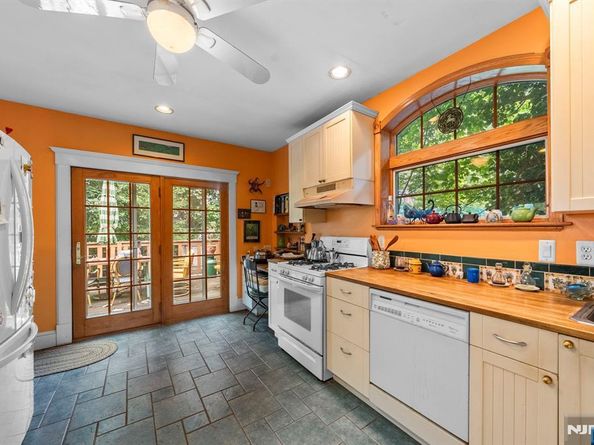 115 High Street, Leonia NJ 07605