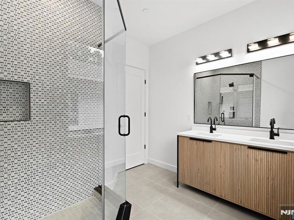 476 Lincoln Avenue, Cliffside Park NJ 07010