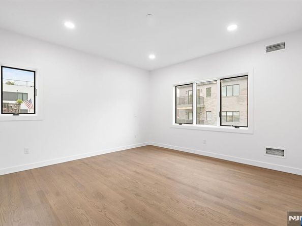 476 Lincoln Avenue, Cliffside Park NJ 07010