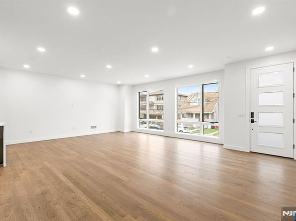 476 Lincoln Avenue, Cliffside Park NJ 07010