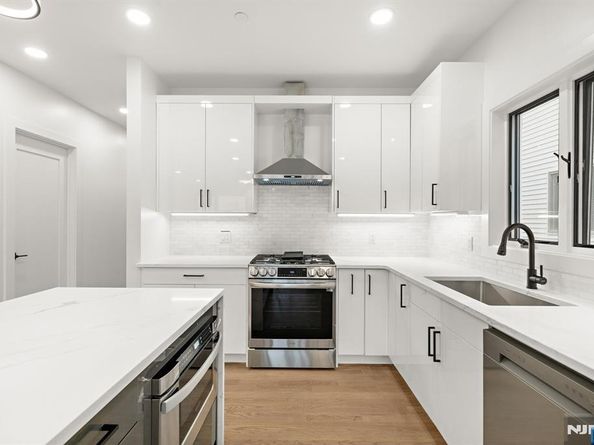 476 Lincoln Avenue, Cliffside Park NJ 07010