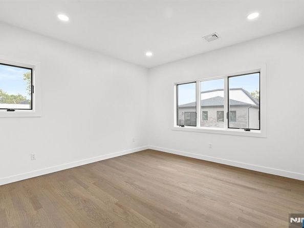 476 Lincoln Avenue, Cliffside Park NJ 07010