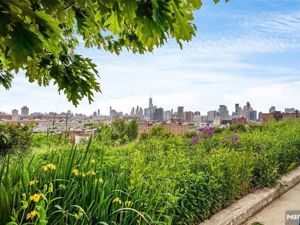 106 Griffith Street, Jersey City NJ 07307