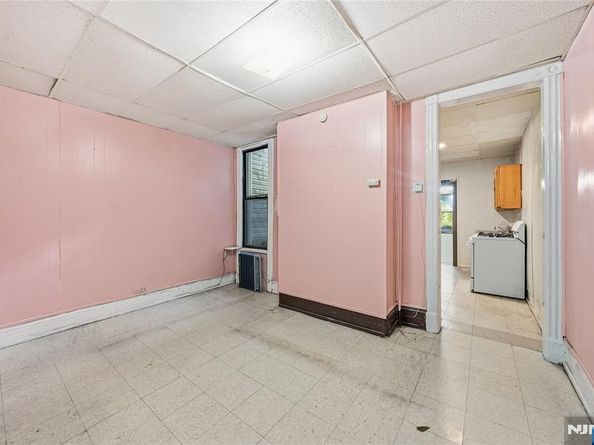 73 Virginia, Jersey City NJ 07305