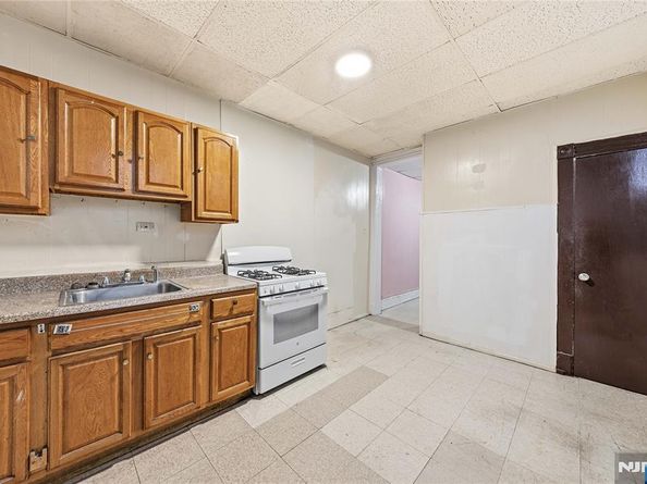 73 Virginia, Jersey City NJ 07305