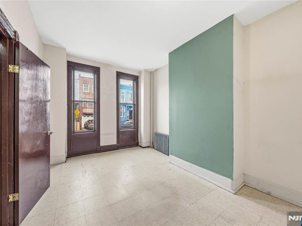 73 Virginia, Jersey City NJ 07305