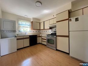 300 Maple Street, Fort Lee NJ 07024