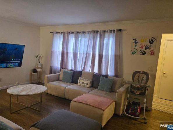 300 Maple Street, Fort Lee NJ 07024