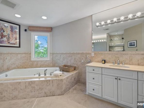 54 Van Nostrand Avenue, Englewood Cliffs NJ 07632