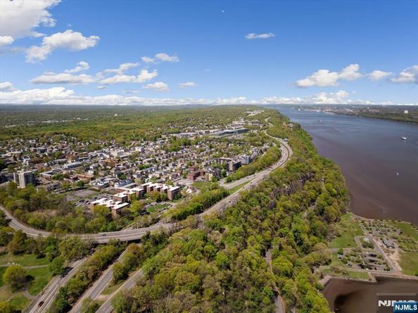 54 Van Nostrand Avenue, Englewood Cliffs NJ 07632