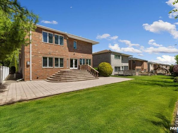 54 Van Nostrand Avenue, Englewood Cliffs NJ 07632