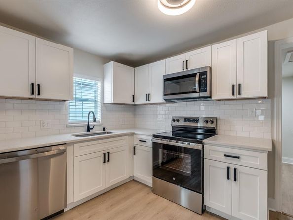 2415  Dathe Street , Dallas Texas 75215