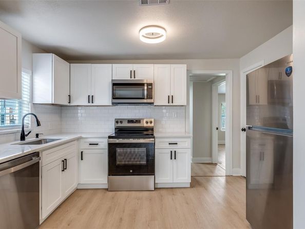 2415  Dathe Street , Dallas Texas 75215