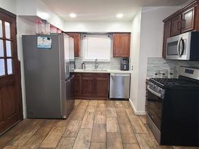 1536  Hilltop Drive , Garland Texas 75042