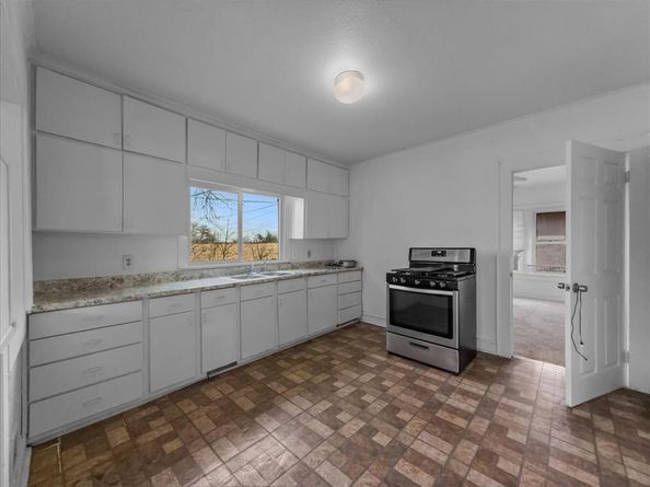817  Marion Avenue , Fort Worth Texas 76104