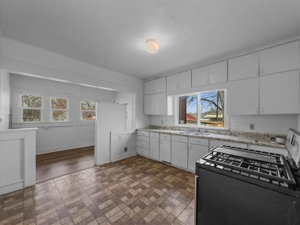 817  Marion Avenue , Fort Worth Texas 76104