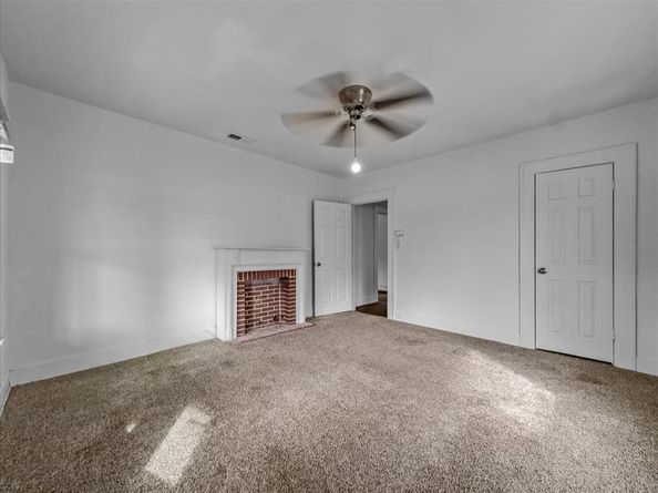 817  Marion Avenue , Fort Worth Texas 76104