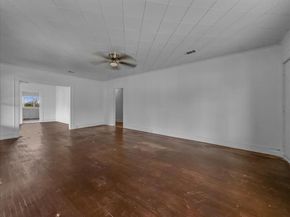 817  Marion Avenue , Fort Worth Texas 76104