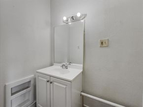 817  Marion Avenue , Fort Worth Texas 76104