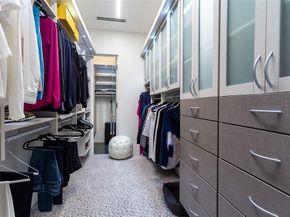 2300  WOLF Street  18A, Dallas Texas 75201