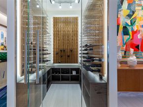 2300  WOLF Street  18A, Dallas Texas 75201