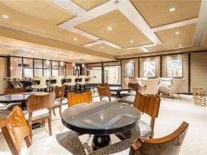 2300  WOLF Street  18A, Dallas Texas 75201