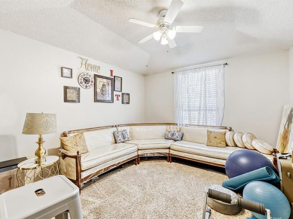 902  Teakwood Lane , DeSoto Texas 75115