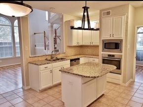 211  Moss Hill Road , Irving Texas 75063